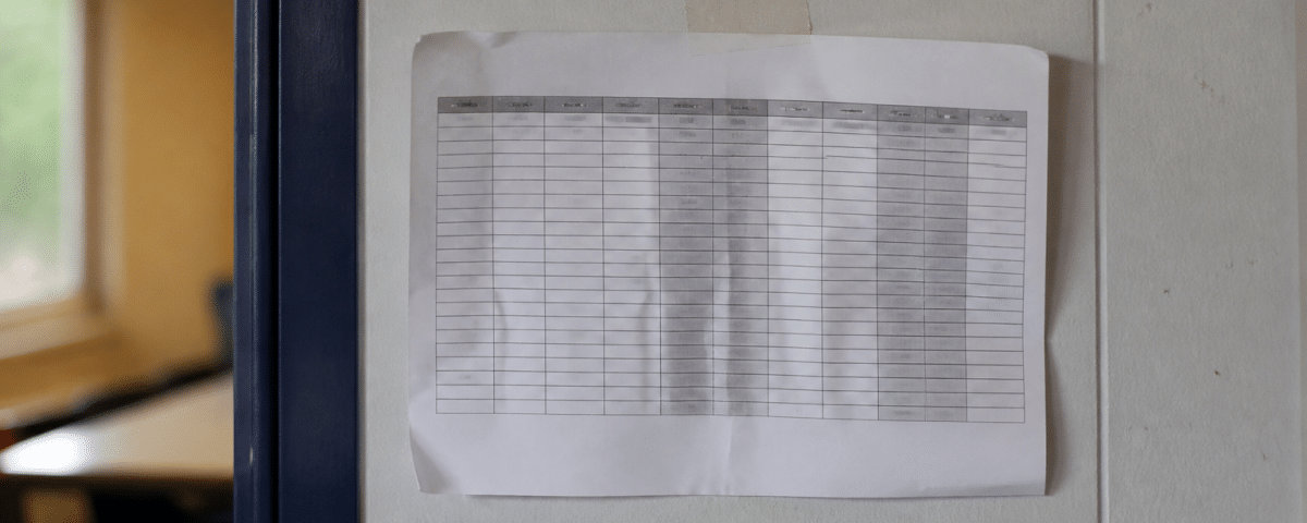 Document papier affichant baremes salaires educateurs specialises.