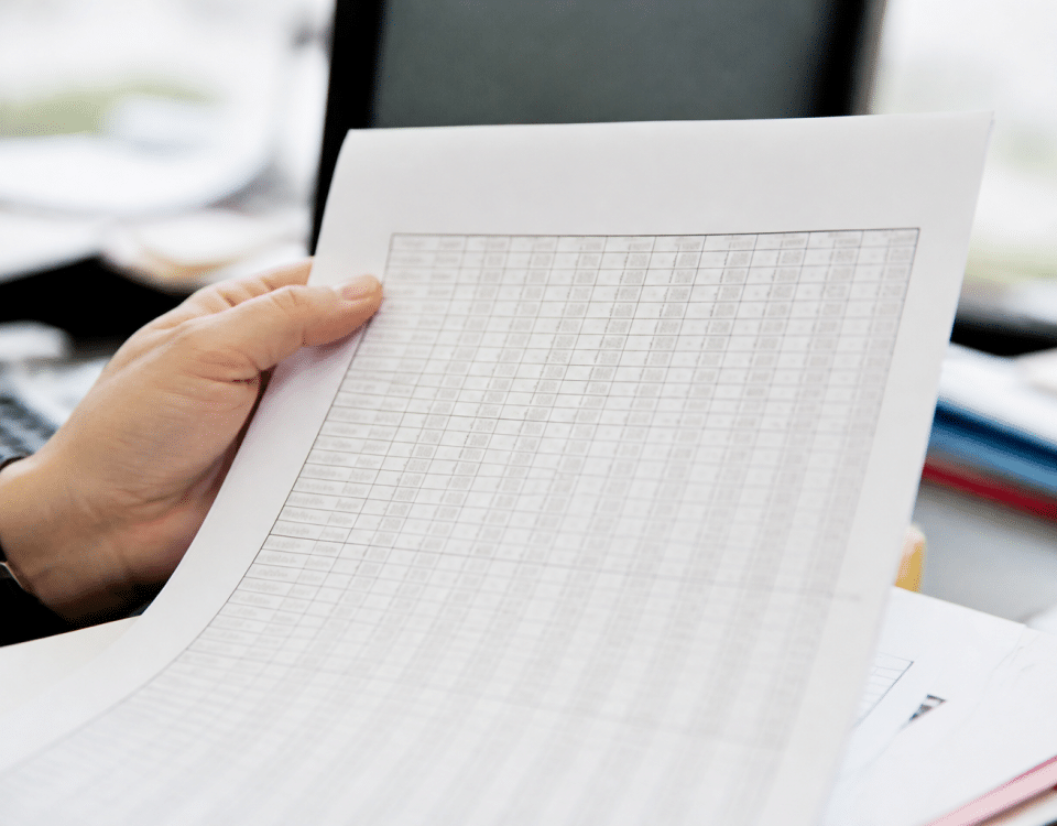 Document administratif affichant baremes salariaux avec tableau chiffres.