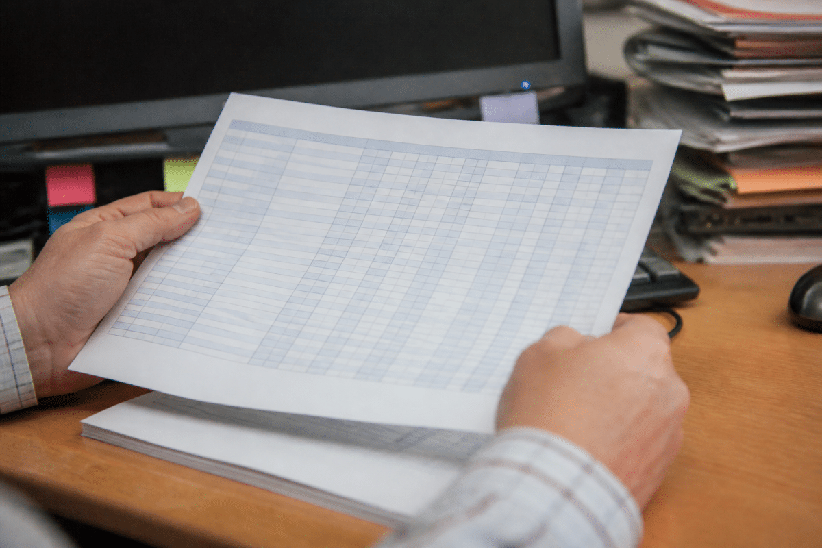 Document administratif avec tableaux de calcul d'indemnisation par age
