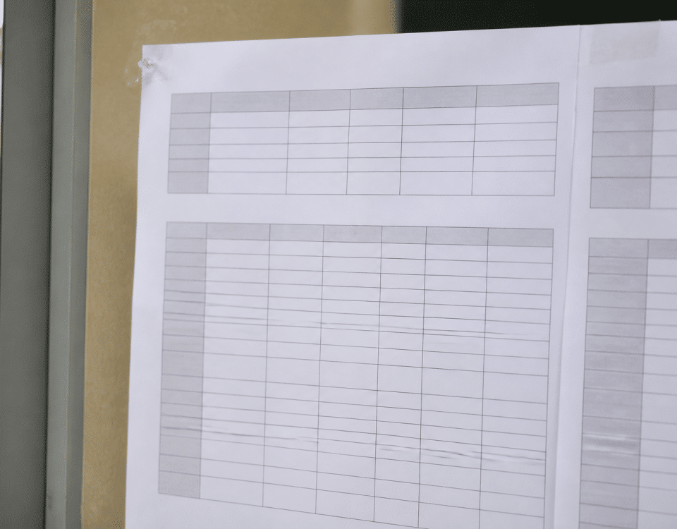 Document officiel affichant tableau salaires professionnels specialises.